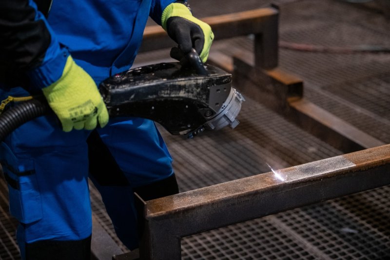 Laserové čištění